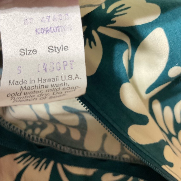 Vintage Hawaiian Carol Bennett Sz Small Puff sleeves and Ruffles‎  Dress - Picture 14 of 15